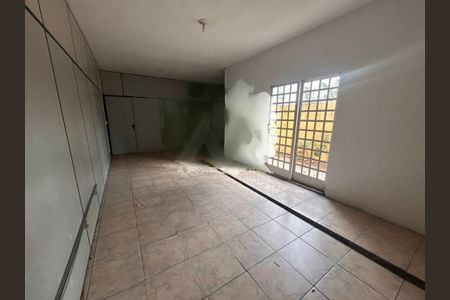 Casa à venda com 4 quartos, 280m² em Floresta, Belo Horizonte