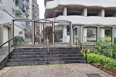 Apartamento à venda com 45m², 1 quarto e 1 vagaFachada