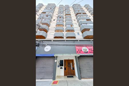 Apartamento para alugar com 85m², 2 quartos e 1 vagaFachada + plaquinha