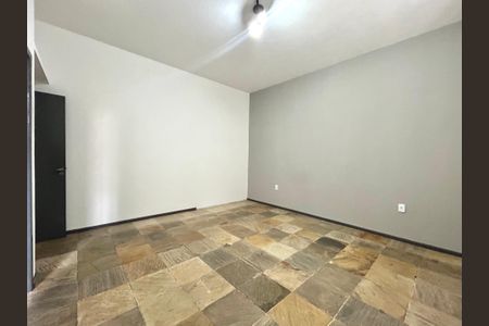 Casa para alugar com 335m², 3 quartos e 4 vagasSuíte 