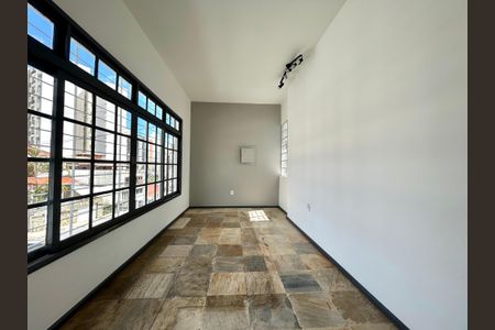 Casa para alugar com 335m², 3 quartos e 4 vagasQuarto 1