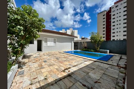 Casa para alugar com 335m², 3 quartos e 4 vagasPiscina