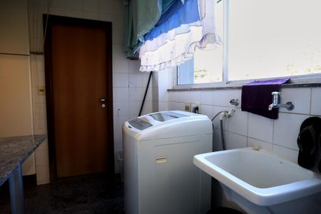 Apartamento para alugar com 138m², 4 quartos e 2 vagasÁrea de Serviço