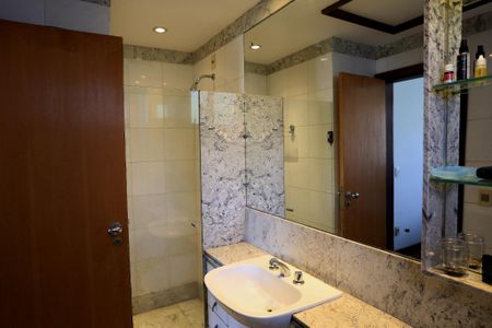 Apartamento para alugar com 138m², 4 quartos e 2 vagasBanheiro da Suíte