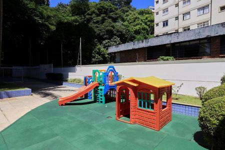Apartamento para alugar com 138m², 4 quartos e 2 vagasÁrea comum - Playground