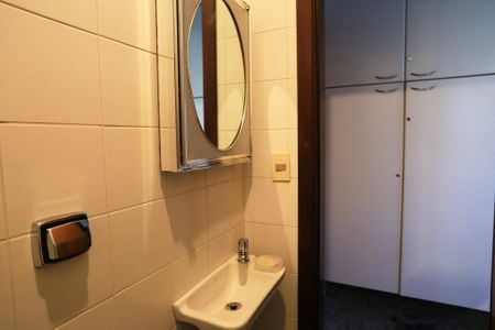 Apartamento para alugar com 138m², 4 quartos e 2 vagasBanheiro de serviço