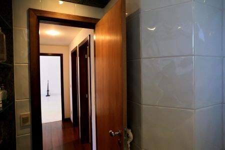 Apartamento para alugar com 138m², 4 quartos e 2 vagasBanheiro