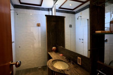 Apartamento para alugar com 138m², 4 quartos e 2 vagasBanheiro