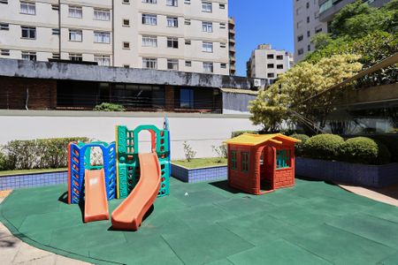 Apartamento para alugar com 138m², 4 quartos e 2 vagasÁrea comum - Playground