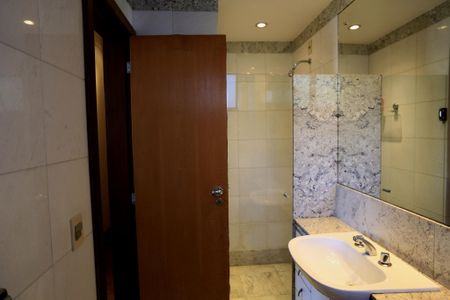 Apartamento para alugar com 138m², 4 quartos e 2 vagasBanheiro da Suíte