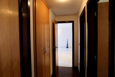 Apartamento para alugar com 138m², 4 quartos e 2 vagasCorredor