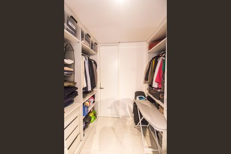 Apartamento à venda com 142m², 2 quartos e 2 vagasCloset da suíte
