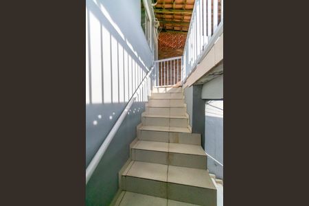 Apartamento à venda com 80m², 3 quartos e sem vagaEscada de acesso do imóvel