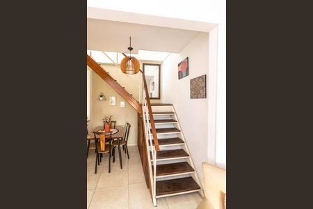 Apartamento à venda com 80m², 3 quartos e sem vagaSala - Acesso ao 2º andar