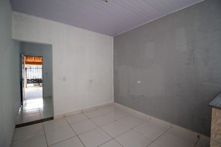 Sala de casa para alugar com 2 quartos, 55m² em Jardim Altos do Itavuvu, Sorocaba