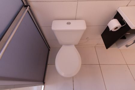 Banheiro  de casa para alugar com 1 quarto, 55m² em Jardim Altos do Itavuvu, Sorocaba