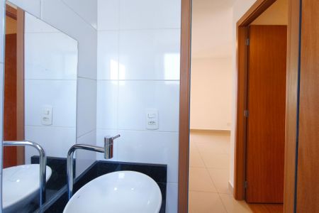 Banheiro de apartamento à venda com 2 quartos, 42m² em Jardim Bom Sucesso, Campinas