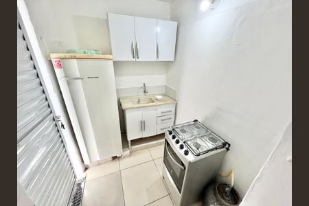 Cozinha de casa para alugar com 1 quarto, 25m² em Vila Roque, São Paulo