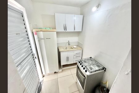 Cozinha de casa para alugar com 1 quarto, 25m² em Vila Roque, São Paulo