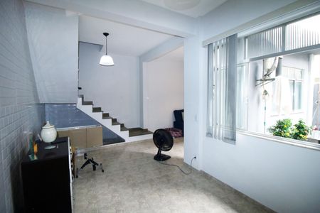 Casa à venda com 200m², 2 quartos e sem vagaSala