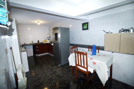 Casa à venda com 200m², 2 quartos e sem vagaCozinha