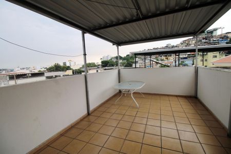 Casa à venda com 200m², 2 quartos e sem vagaTerraço