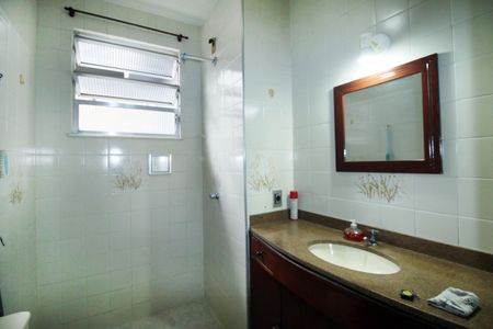 Casa à venda com 200m², 2 quartos e sem vagaBanheiro da Suíte