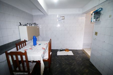 Casa à venda com 200m², 2 quartos e sem vagaCozinha e Copa