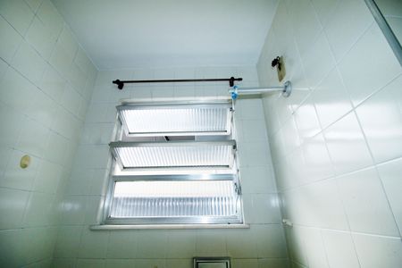 Casa à venda com 200m², 2 quartos e sem vagaBanheiro da Suíte