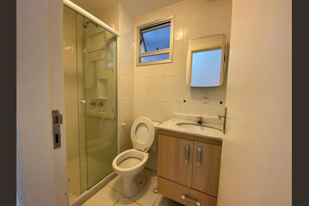 Banheiro de apartamento à venda com 1 quarto, 52m² em Vila Liviero, São Paulo