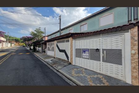 Casa de condomínio para alugar com 60m², 2 quartos e 1 vaga Casa de condomínio para alugar com 60m², 2 quartos e 1 vagaFachada