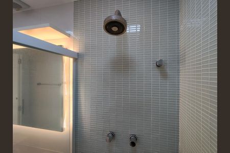 Apartamento para alugar com 98m², 2 quartos e 1 vaga Apartamento para alugar com 98m², 2 quartos e 1 vagaBanheiro Corredor