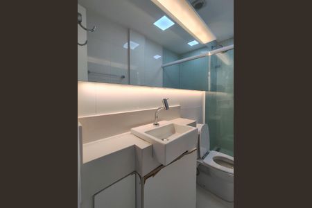 Apartamento para alugar com 98m², 2 quartos e 1 vaga Apartamento para alugar com 98m², 2 quartos e 1 vagaBanheiro Corredor