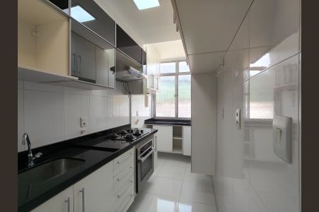 Apartamento para alugar com 98m², 2 quartos e 1 vaga Apartamento para alugar com 98m², 2 quartos e 1 vagaCozinha e Área de Serviço