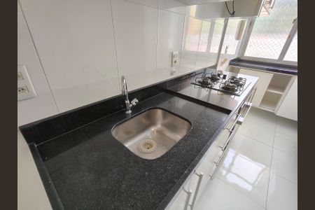 Apartamento para alugar com 98m², 2 quartos e 1 vaga Apartamento para alugar com 98m², 2 quartos e 1 vagaCozinha e Área de Serviço