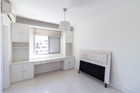 Apartamento para alugar com 3 quartos, 158m² em Vila Suzana, São Paulo