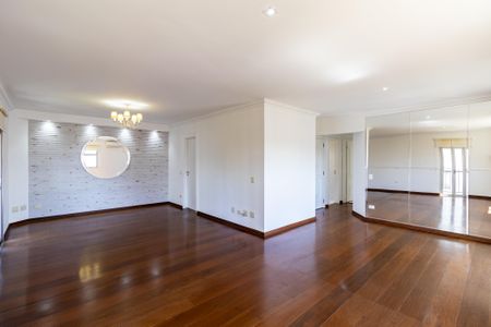 Apartamento para alugar com 3 quartos, 158m² em Vila Suzana, São Paulo