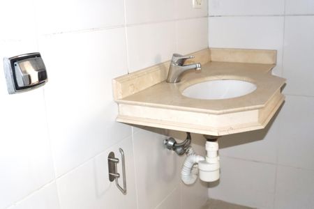 Banheiro de apartamento para alugar com 1 quarto, 55m² em Consolação, São Paulo