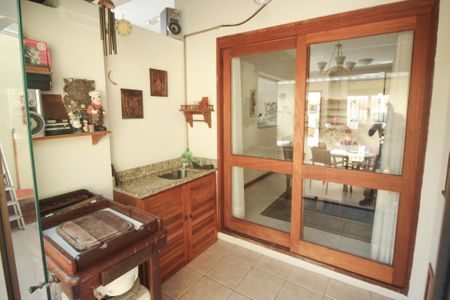 Casa de condomínio à venda com 186m², 3 quartos e 2 vagas Casa de condomínio à venda com 186m², 3 quartos e 2 vagasVaranda