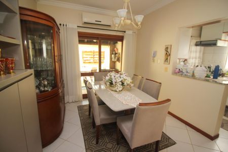 Casa de condomínio à venda com 186m², 3 quartos e 2 vagas Casa de condomínio à venda com 186m², 3 quartos e 2 vagasSala de Jantar