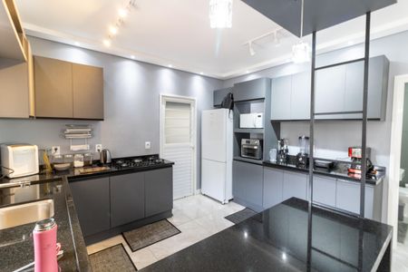 Casa à venda com 297m², 3 quartos e 2 vagas Casa à venda com 297m², 3 quartos e 2 vagasCozinha