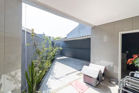 Casa à venda com 297m², 3 quartos e 2 vagas Casa à venda com 297m², 3 quartos e 2 vagasQuintal