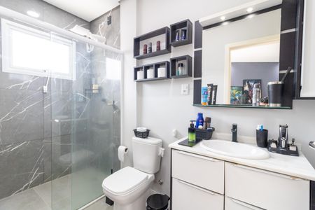 Casa à venda com 297m², 3 quartos e 2 vagas Casa à venda com 297m², 3 quartos e 2 vagasBanheiro da Suíte 1