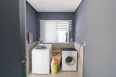 Casa à venda com 297m², 3 quartos e 2 vagas Casa à venda com 297m², 3 quartos e 2 vagasÁrea de Serviço