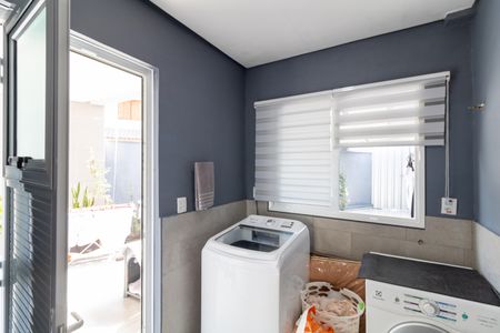 Casa à venda com 297m², 3 quartos e 2 vagas Casa à venda com 297m², 3 quartos e 2 vagasÁrea de Serviço