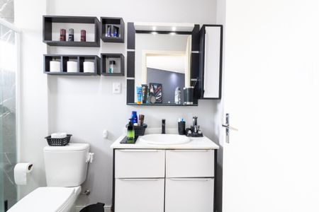 Casa à venda com 297m², 3 quartos e 2 vagas Casa à venda com 297m², 3 quartos e 2 vagasBanheiro da Suíte 1