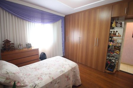 Casa para alugar com 637m², 3 quartos e 1 vagaQuarto 2