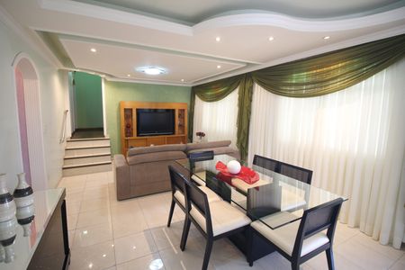 Casa à venda com 637m², 3 quartos e 1 vagaSala 1