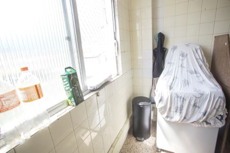 Apartamento à venda com 65m², 2 quartos e 1 vagaÁrea de Serviço