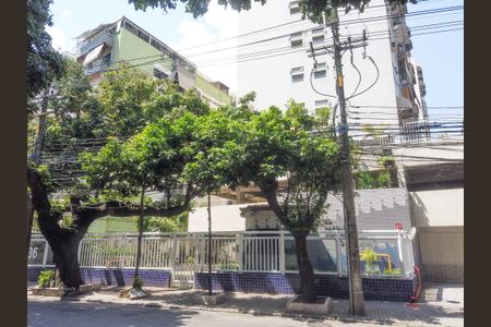 Apartamento à venda com 65m², 2 quartos e 1 vagaFachada